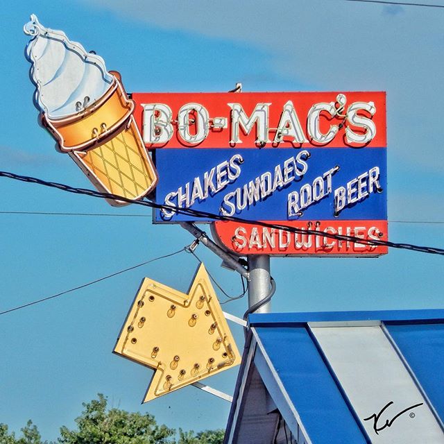 BO-MAC'S